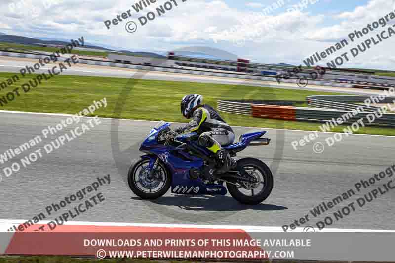 cadwell no limits trackday;cadwell park;cadwell park photographs;cadwell trackday photographs;enduro digital images;event digital images;eventdigitalimages;navarra;no limits trackdays;peter wileman photography;racing digital images;trackday digital images;trackday photos